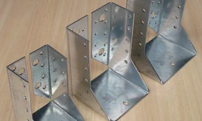SCARPETTE METALLICHE AD ALI INTERNE