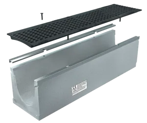 Canali di drenaggio in calcestruzzo vibro-compresso con griglie in ghisa o zincate.  Dimensioni 10cm o 15cm
