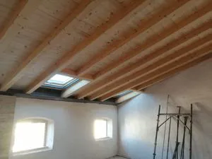 Realizzazione copertura con travi lamellari di abete a Verona